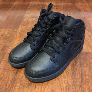 Black Air Jordan Mid 1s
